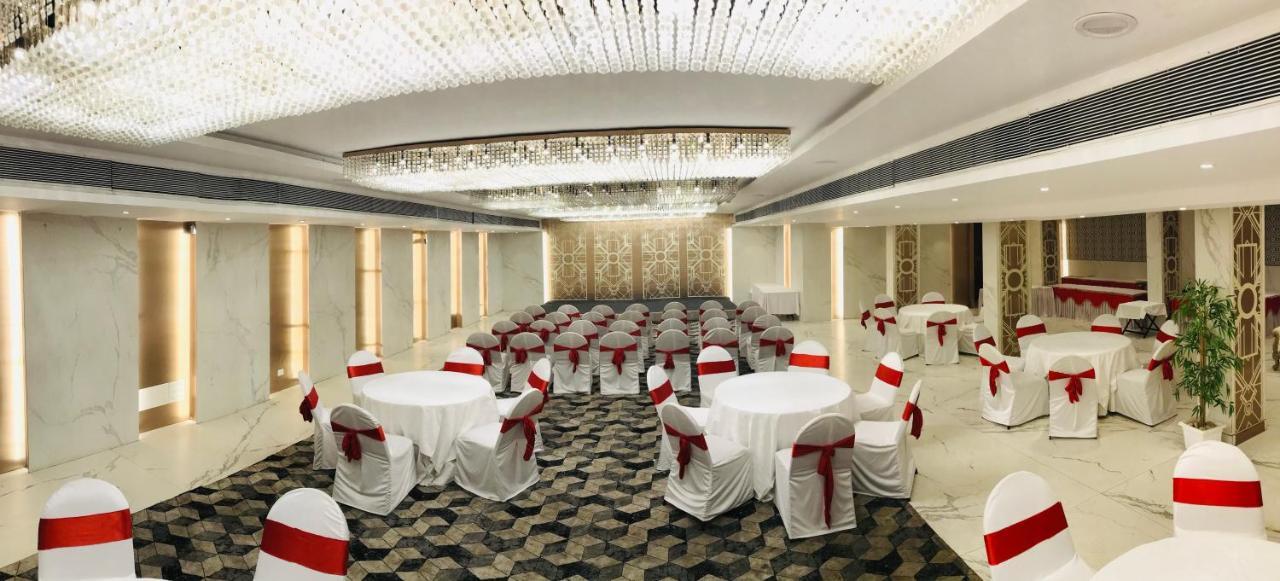 Hotel Airport Centre Point Nagpur Buitenkant foto