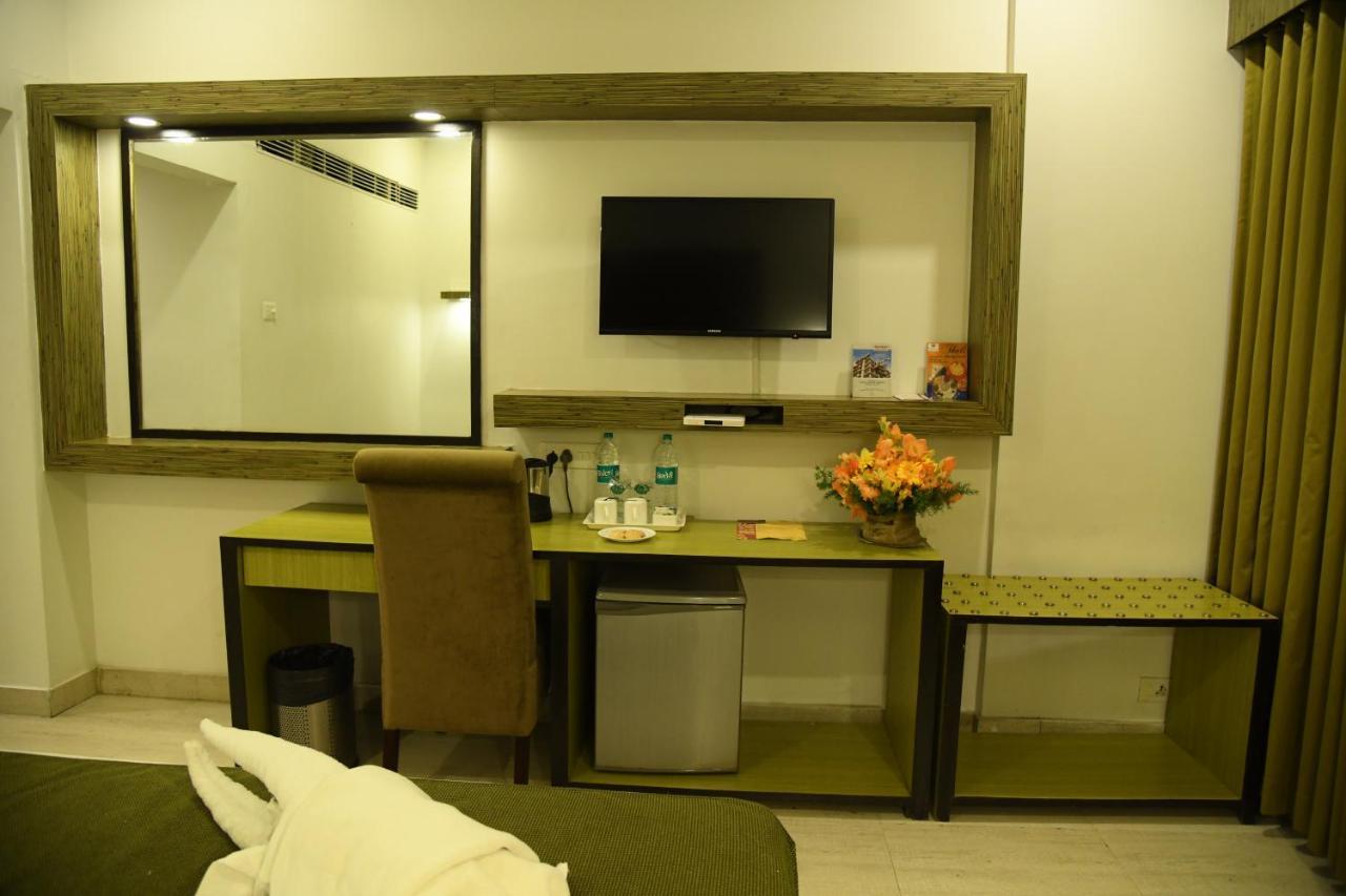 Hotel Airport Centre Point Nagpur Buitenkant foto