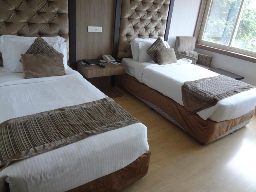Hotel Airport Centre Point Nagpur Buitenkant foto